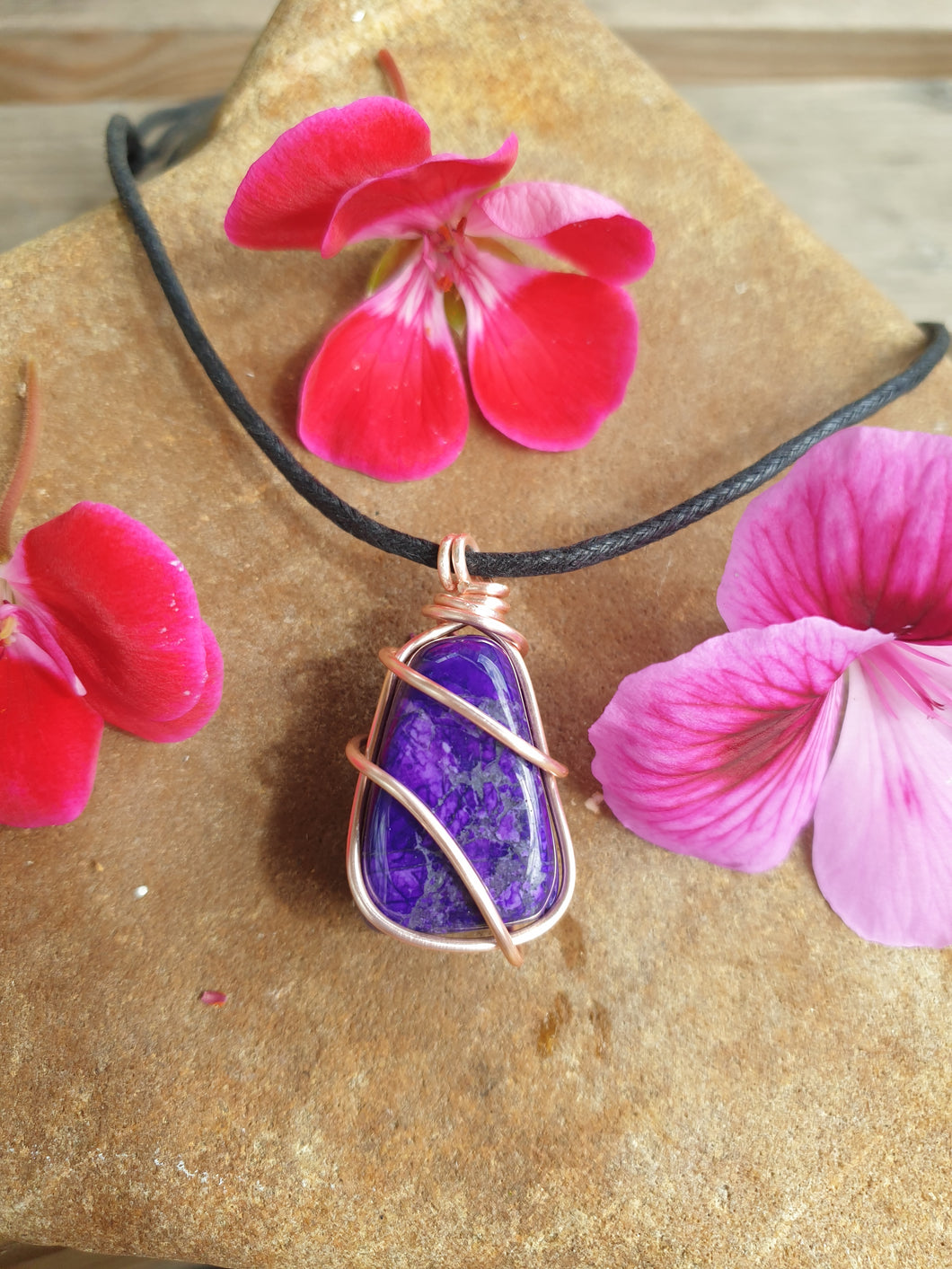 Purple howlite pendant necklace