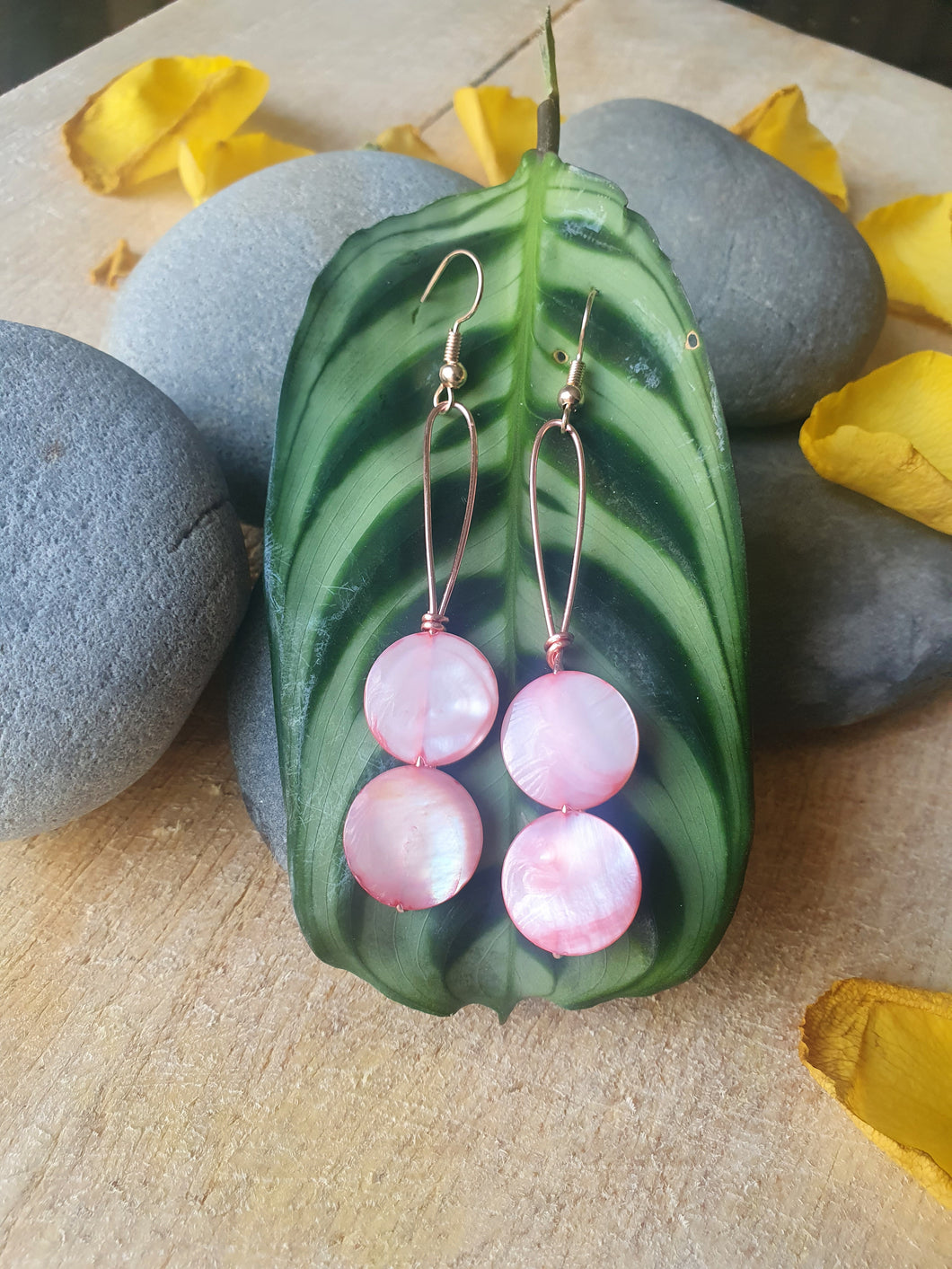 Mother of pearl pink drop earrings