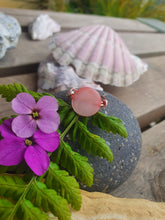 Load image into Gallery viewer, Pink Mother Of Pearl Ring
