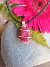Load image into Gallery viewer, Pink agate pendant necklace
