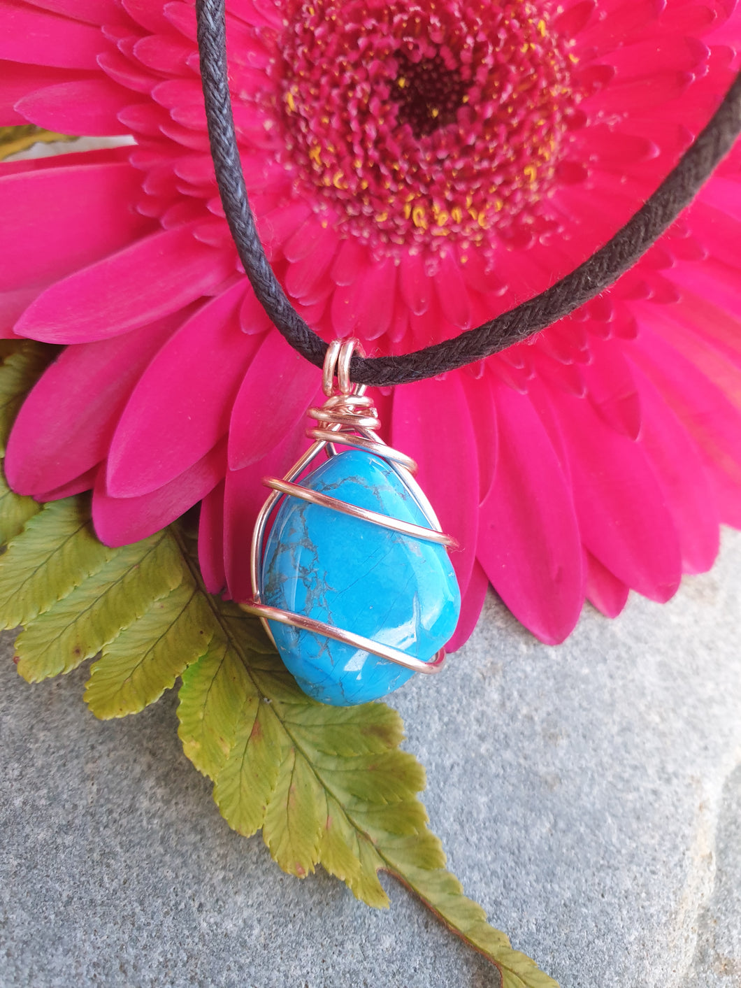 Blue howlite pendant necklace